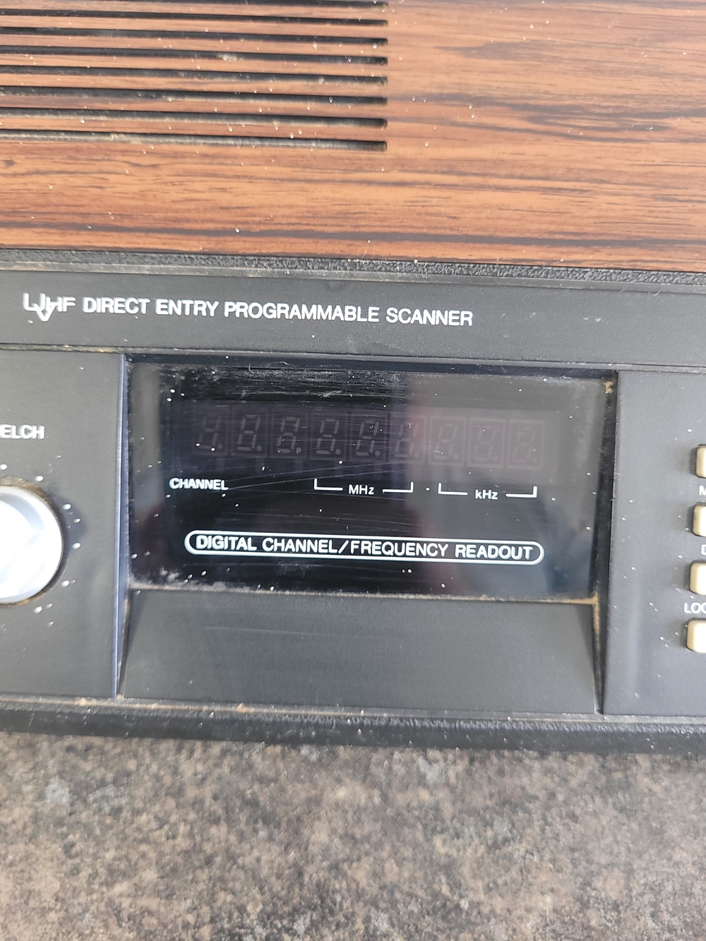 Realistic Pro-2009 Direct Entry Programmable Scanner - Picture 4 of 9
